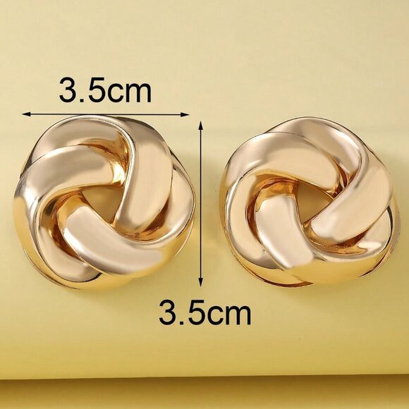 Yellow Gold Old Money Women's Exaggerated Twisted Metallic Stud Earrings - Picture 6 of 6